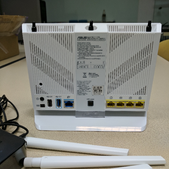 Asus RTAC68w (RTAC68u 白色版) Router, 電腦＆科技, 電腦周邊及配件, Wifi及上網相關產品