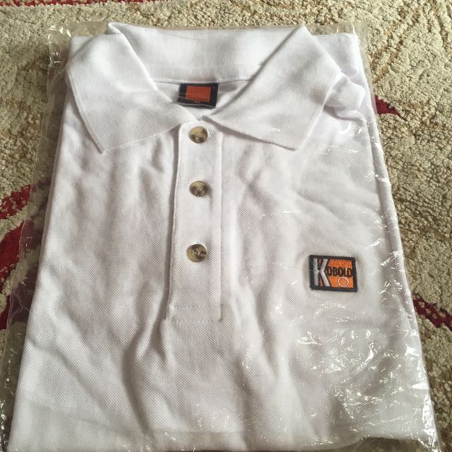 Baju T Shirt Kolar Putih Men S Fashion Clothes On Carousell