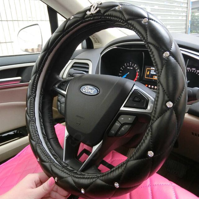 Want this Chanel steering wheel cover for my new car. It's on taobao.com