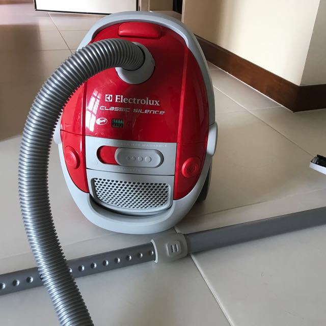 Electrolux Classic Silencer Vacuum Cleaner (ZCS2100), TV & Home