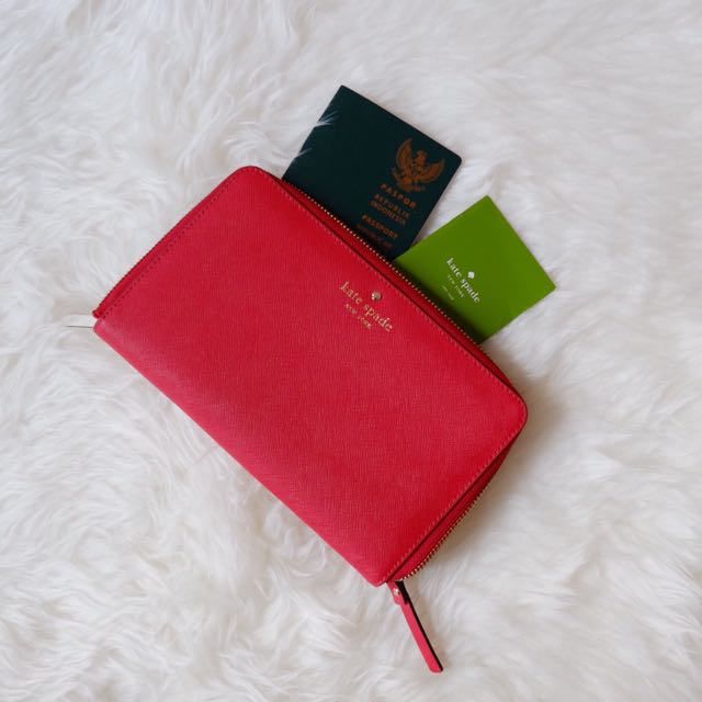 Kate spade mikas pond travel wallet hotsell