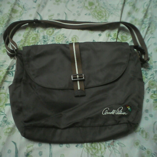REPRICED Authentic Arnold Palmer Body Bag Women s Fashion Bags