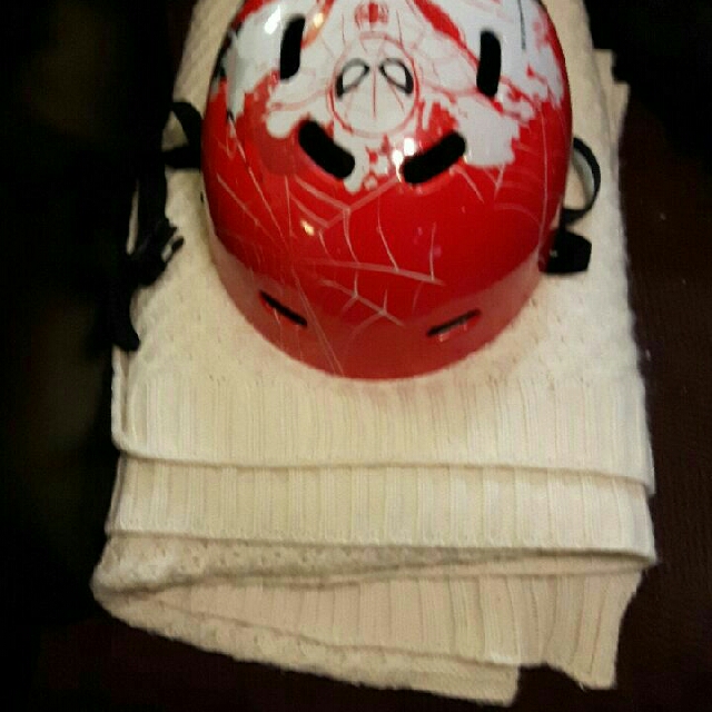 spiderman helmet knee and elbow pads