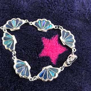 Clam shell inspired bracelet