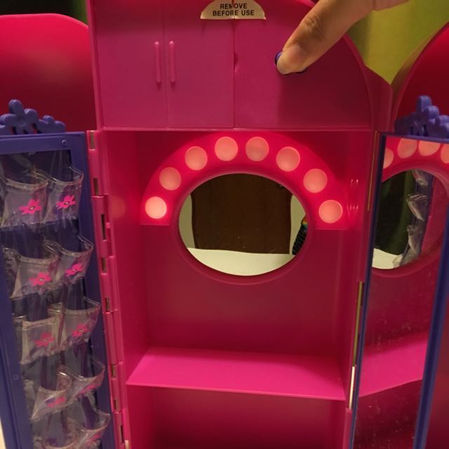 barbie house and makeup