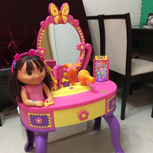 Fisher-Price Dora's Let's Get Ready Vanity, 興趣及遊戲, 玩具& 遊戲 