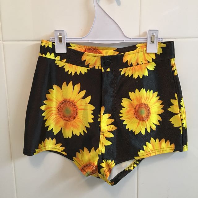 Pulp Kitchen Shorts Women S Fashion Clothes On Carousell