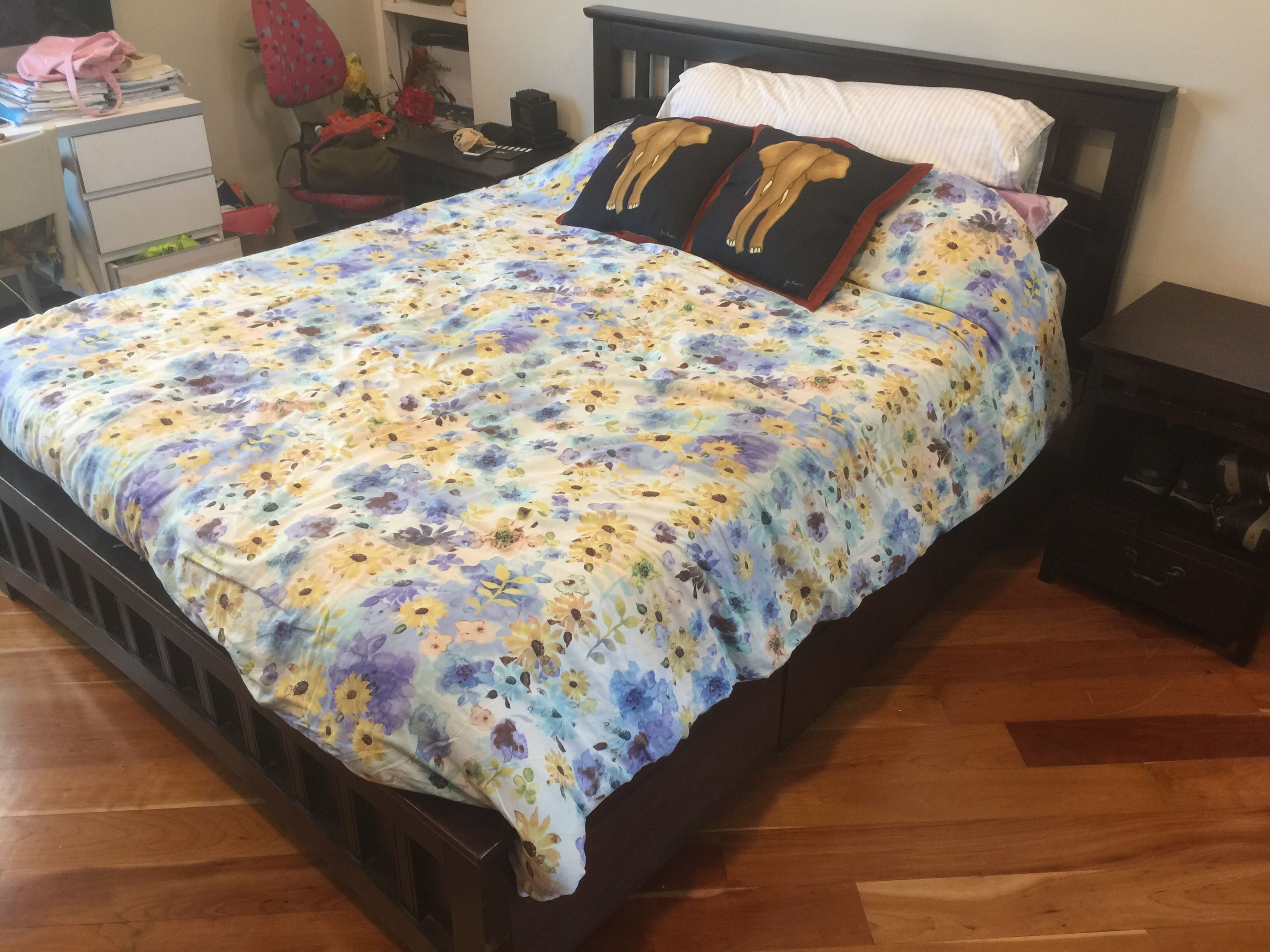 Queen Size Bed With Mattress And 2 Side Tables