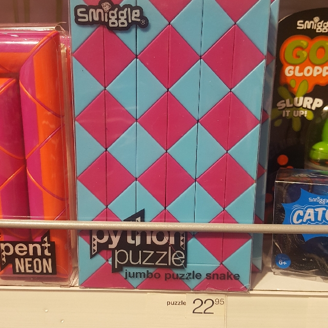 Smiggle top snake puzzle