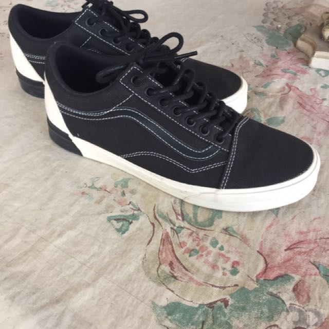 VANS OLD SKOOL DX BLOCKED Fesyen Pria Sepatu di Carousell