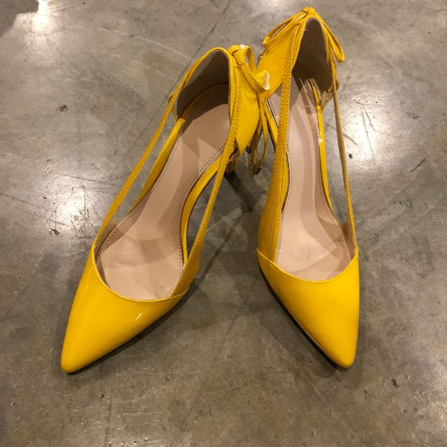 zara yellow pumps