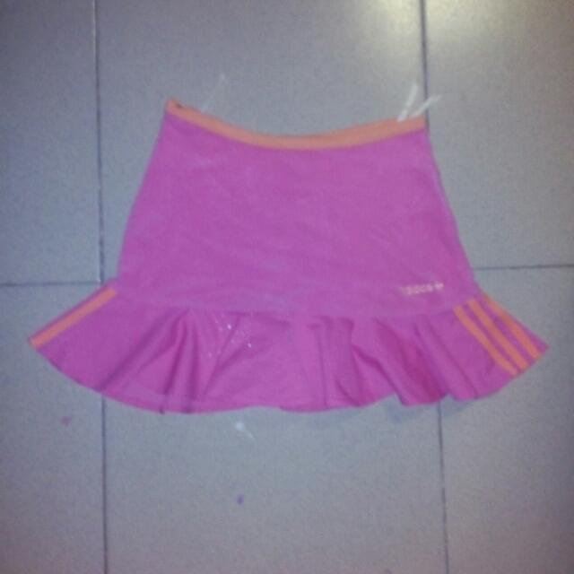 Adidas Sports Skirt (Category: Skirts) located in Makati City. Submitted by daradyllene (Listing ID 125925596, Image 1). Description: .