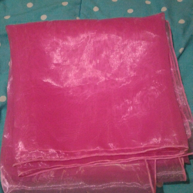 Hijab Organza Warna Pink Womens Fashion Muslim Fashion On Carousell