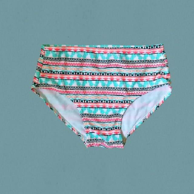 Two-Piece Swimsuit (Category: Bikinis & Swimsuits) located in Manila. Submitted by polybella (Listing ID 125940776, Image 2). Description: .
