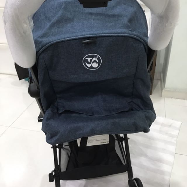 100New Korea Tavo Amber Cabin Size Compact Stroller, Babies & Kids