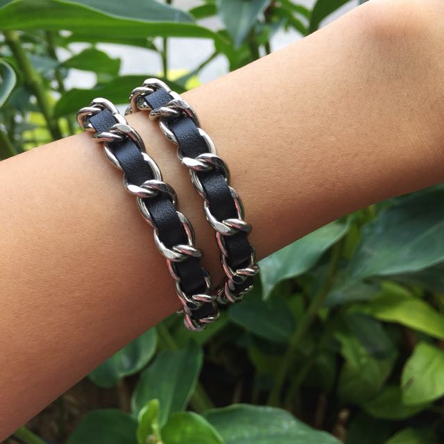 Double sale layer bracelet