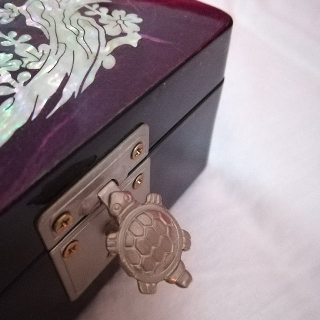 Traditional Jewelry Box with Mother Of Pearl Iridescent Birds and