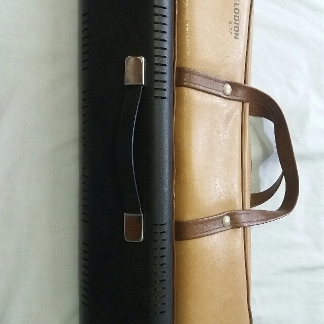 MELODICA (Category: Musical Instruments) located in Makati City. Submitted by mjlaszlo (Listing ID 126231617, Image 3). Description: .