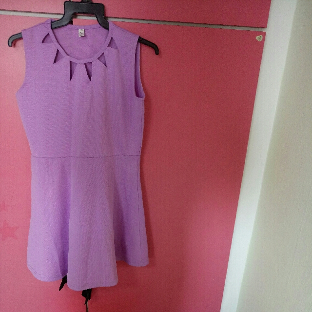 pale purple dress