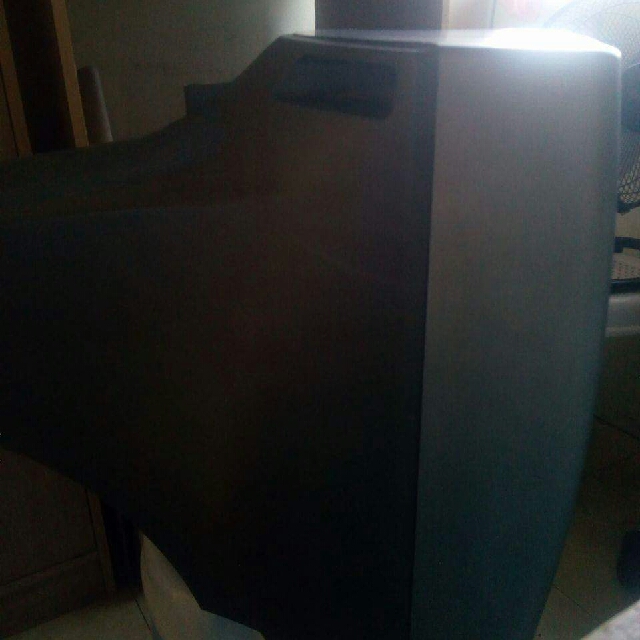 Samsung TV (Category: TV) located in Quezon City. Submitted by mylsyu (Listing ID 126095588, Image 3). Description: Brand: Samsung Size: 29" Picture is okay. With remote control. No antenna included. Flaws: No sounds. Bigla nalang nawala. Need to repair lang. * pick-up only.