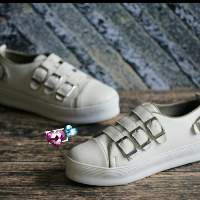 Sepatu Putih Polos Gesper Murah Slipon Wanita Slip On Perekat Sepatu Sneakers Olah Raga Sneaker Olahraga Sepatu Sekolah Sepatu Main Sepatu Gaul Olshop Fashion Olshop Wanita Di Carousell