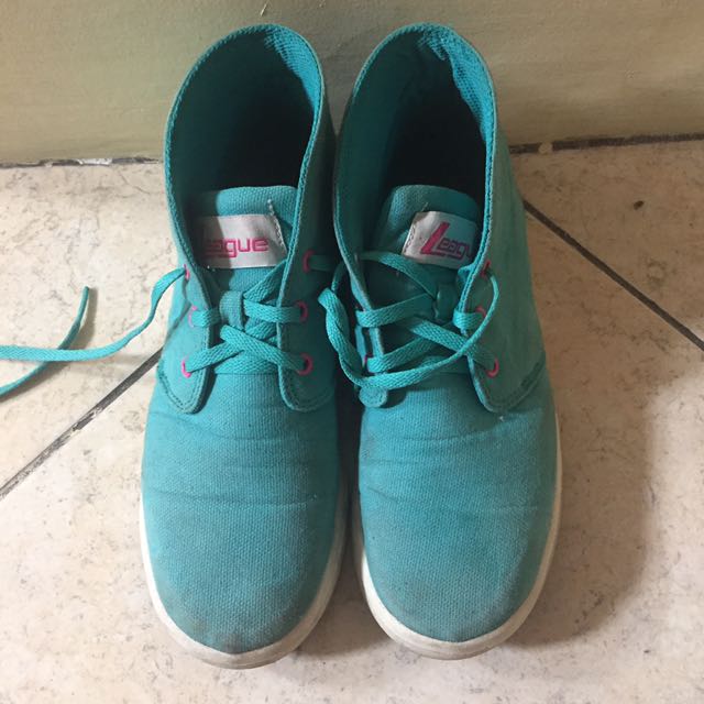 Sepatu Sneakers League Women S Fashion Women S Shoes On Carousell