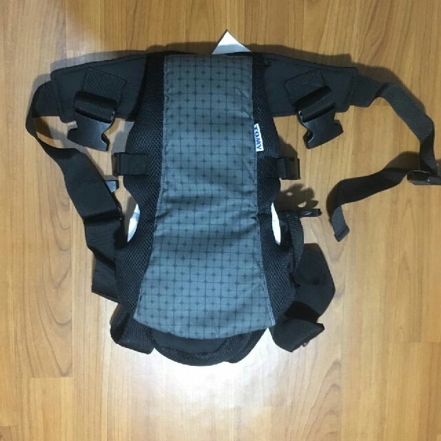 tomy 3 in 1 baby carrier