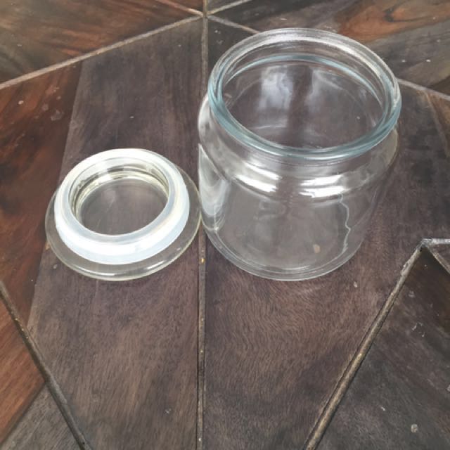 5 Glass Jars with rubber-sealed Lids (16 oz)