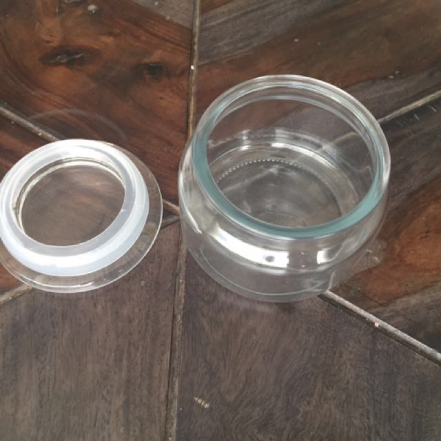 5 Glass Jars with rubber-sealed Lids (8 oz)