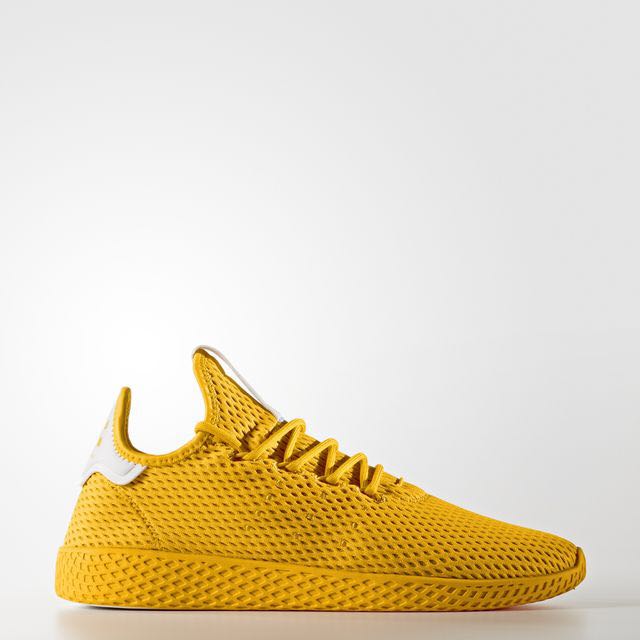 mustard color tennis shoes