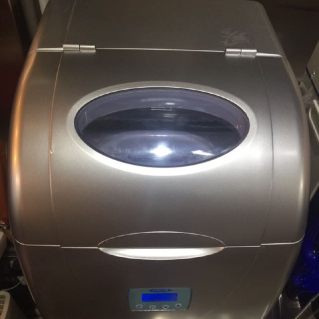 Desktop ice maker, 家庭電器, 廚房電器, 咖啡機及咖啡壺 Carousell