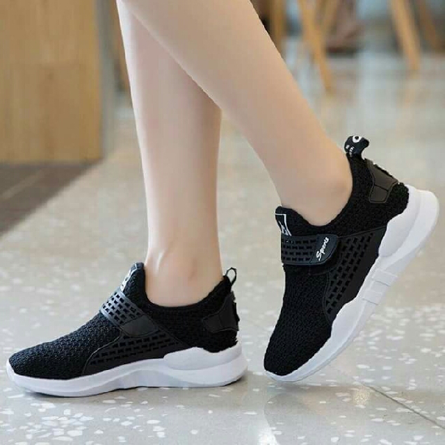 black rubber shoes for girls