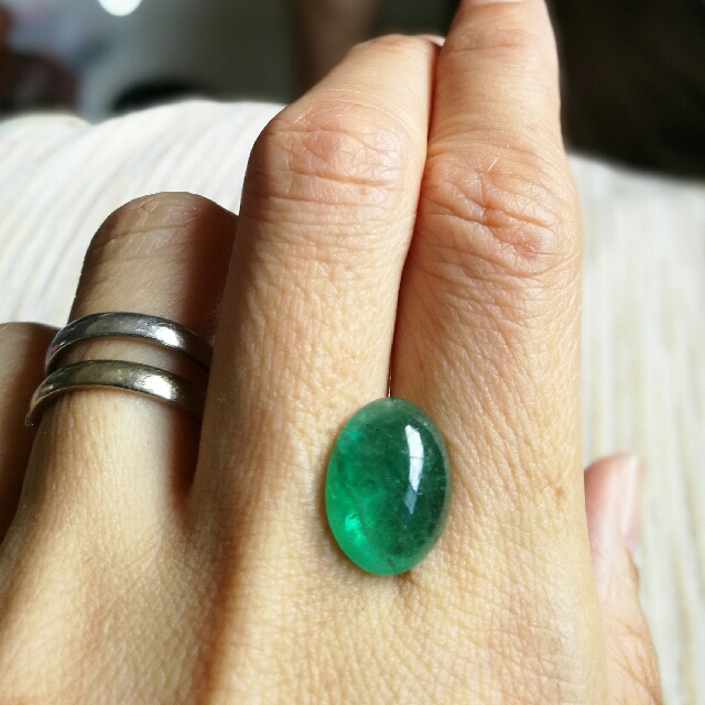 Cabochon emerald sales value