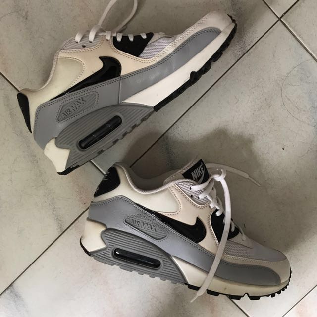 Authentic Nike Air Max Grey White VT2 Sports Sneakers Shoes 90 womens,  Women's Fashion, Shoes on Carousell