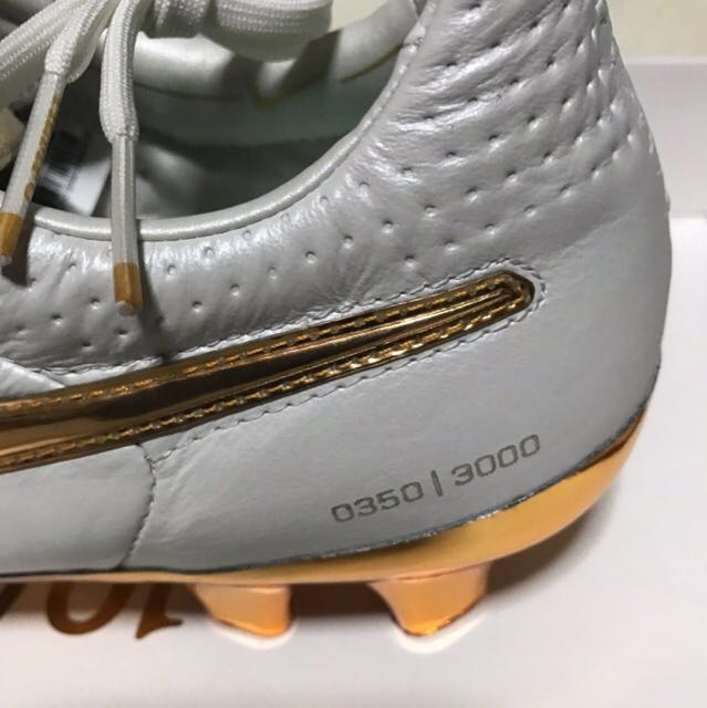 Authentic Nike Tiempo Legend R10 Premium FG of Gold" Ronaldinho US 9.5 / UK 8.5, Sports Sports & Games, Racket & Ball Sports on Carousell