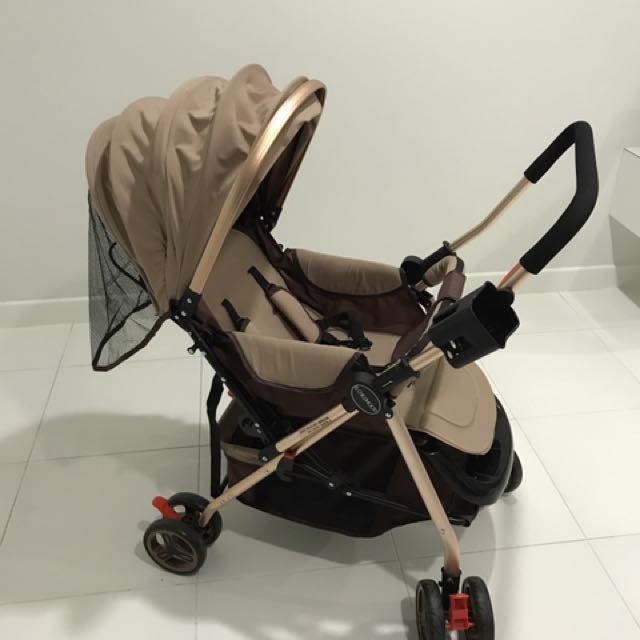 b childhood stroller review
