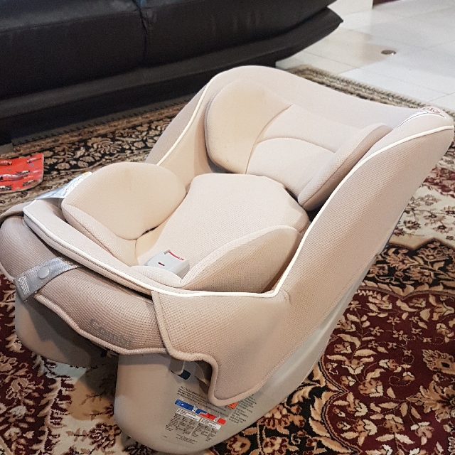 Combi coccoro cheap convertible car seat