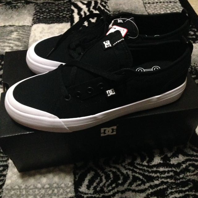 DC EVAN SMITH TX SHOE BLACK WHITE Men s Fashion Footwear Dress Shoes on Carousell