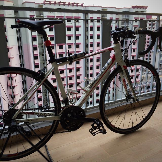 Giant Defy 3 Road Bike (White), Sports Equipment, Bicycles & Parts, Bicycles on Carousell