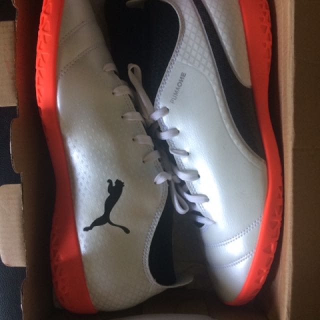 Kasut Futsal Puma
