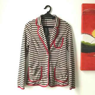 Kitschen outerwear #rayaletgo