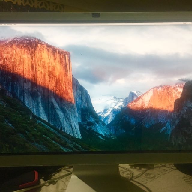 Apple Cinema Display 27\