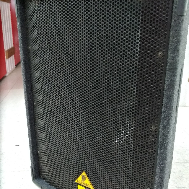 behringer eurolive b1520 pro
