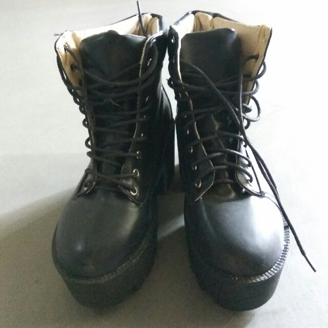 high cut lace up martin boots