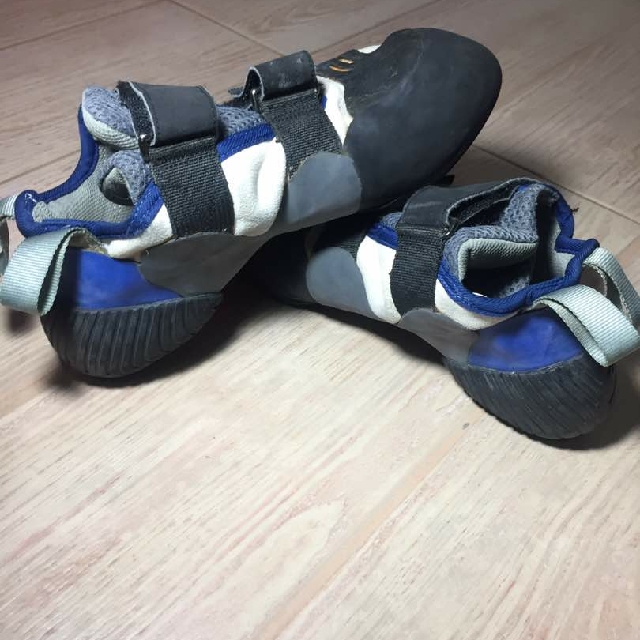 Madrock M5 Girls Climbing Shoe Sports Equipment Sports Games Water Sports on Carousell