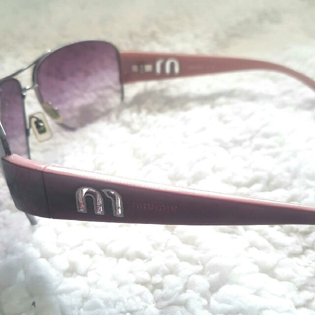 Miumiu Sunglasses (Category: Accessories) located in Toronto. Submitted by nirajones (Listing ID 126625035, Image 2). Description: Never worn Authentic miumiu sunglasses With case.