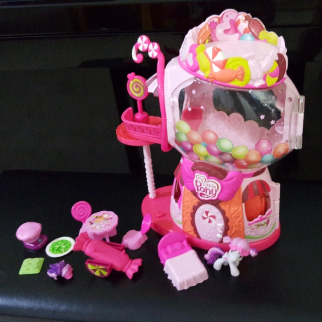 My Little Pony - Ponyville - Sweetie Belle Gumball House 