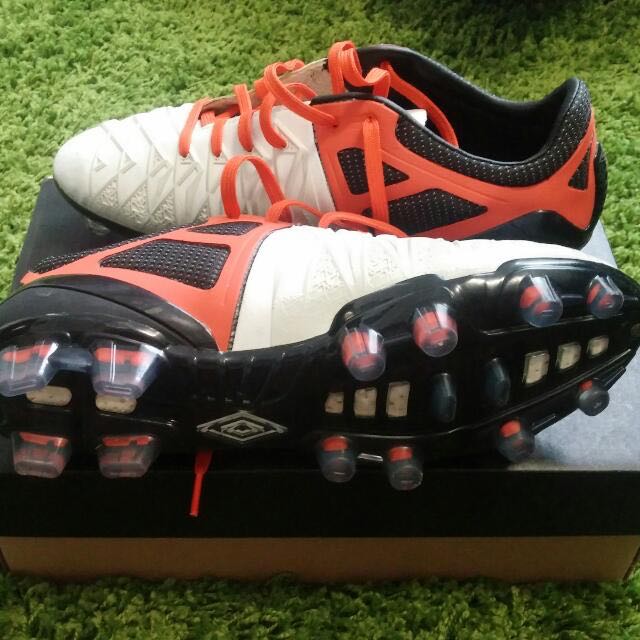 Umbro UX-1 Pro FG, Sports Equipment, Sports & Games, Racket & Ball ...