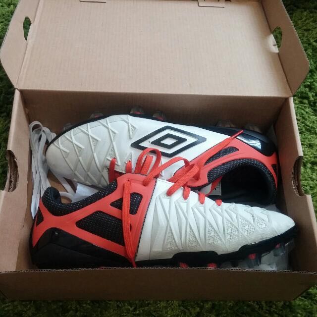 Umbro UX-1 Pro FG, Sports Equipment, Sports & Games, Racket & Ball ...