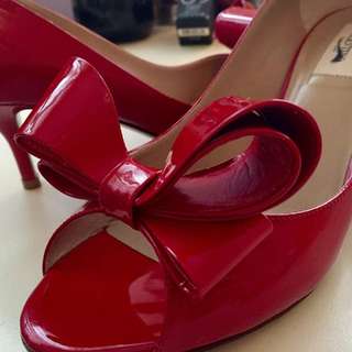 Brand new Valentino pumps